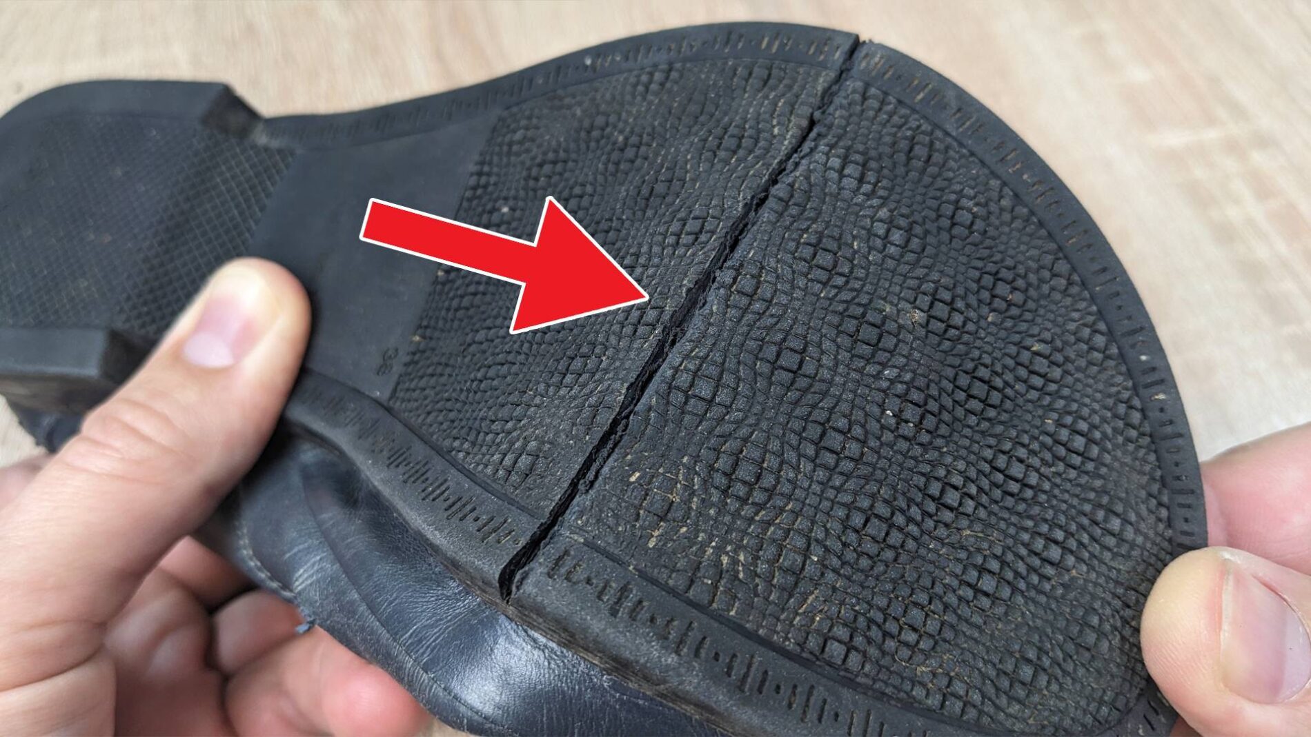 Як захистити підошву від ожеледиці