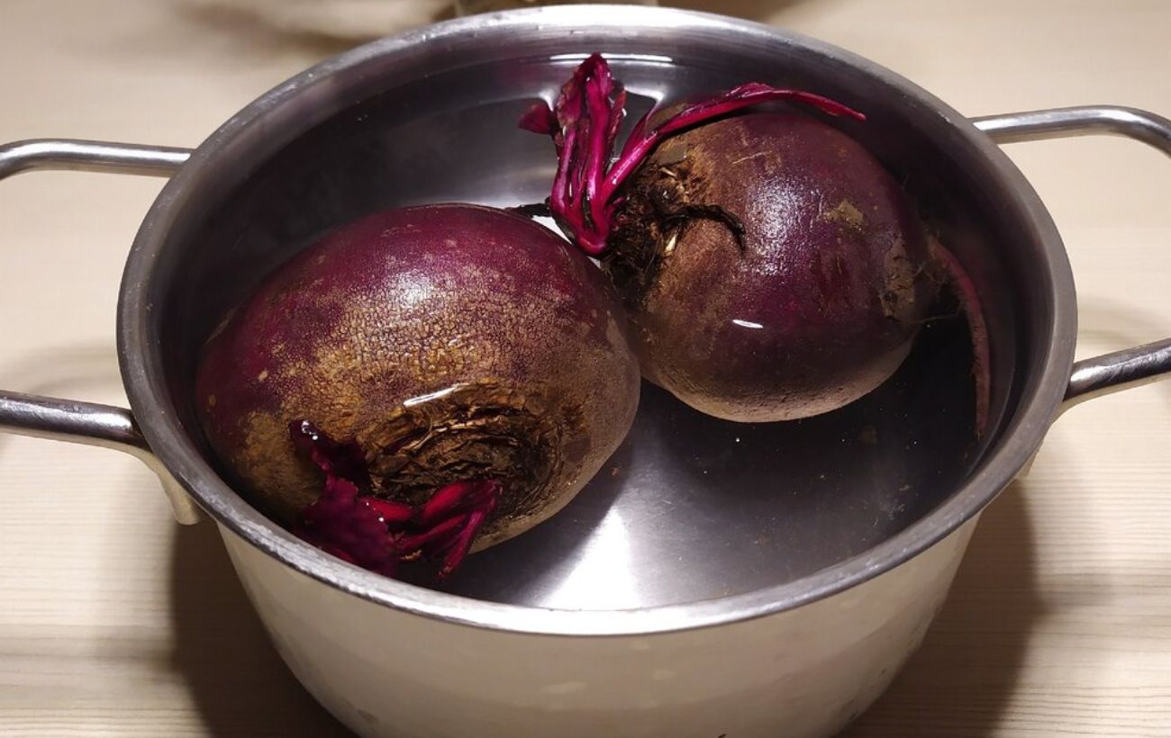 Як варити буряк, аби він не втрачав колір