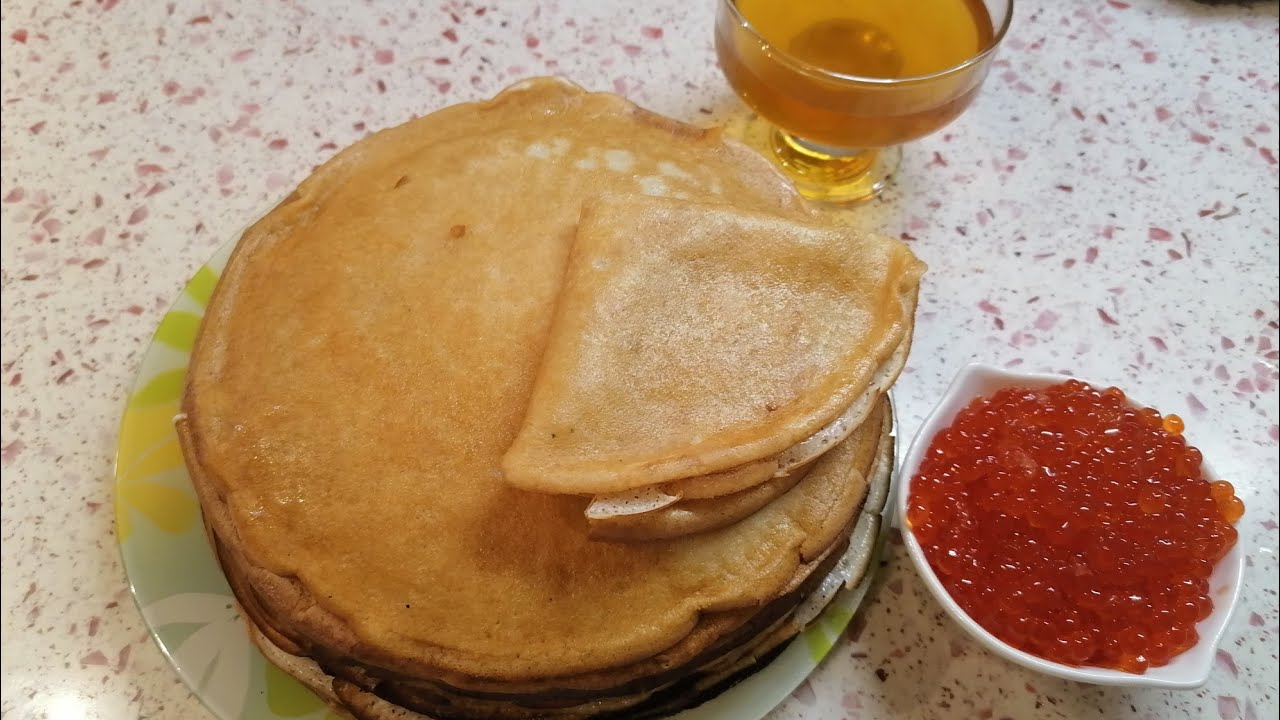 Кулінари та господині розповіли про рецепт млинців, які не рвуться та не прилипають до пательні