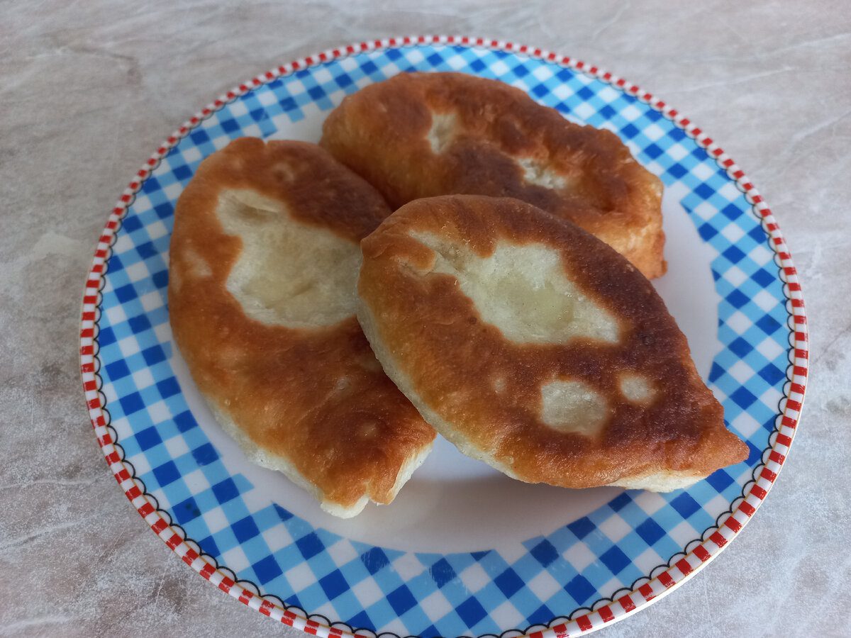 Експерти розповіли, як приготувати смачне та м'яке тісто на пиріжки, аби воно не дубіло