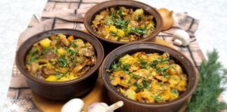 Кулінари розповіли, як приготувати картоплю зі свининою та лисичками в горщику