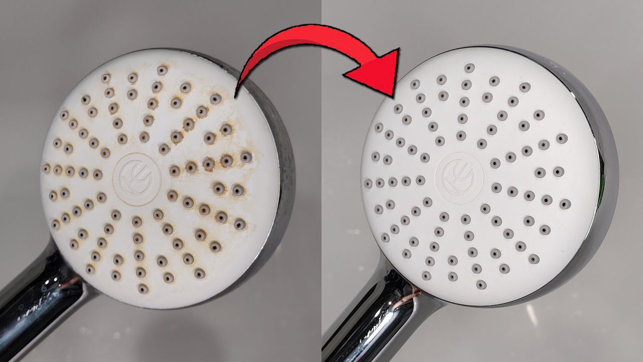 Господині розповіли, як легко та швидко почистити душову лійку в домашніх умовах