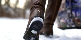 Господині розповіли, як легко зігріти ноги навіть у дуже сильний мороз