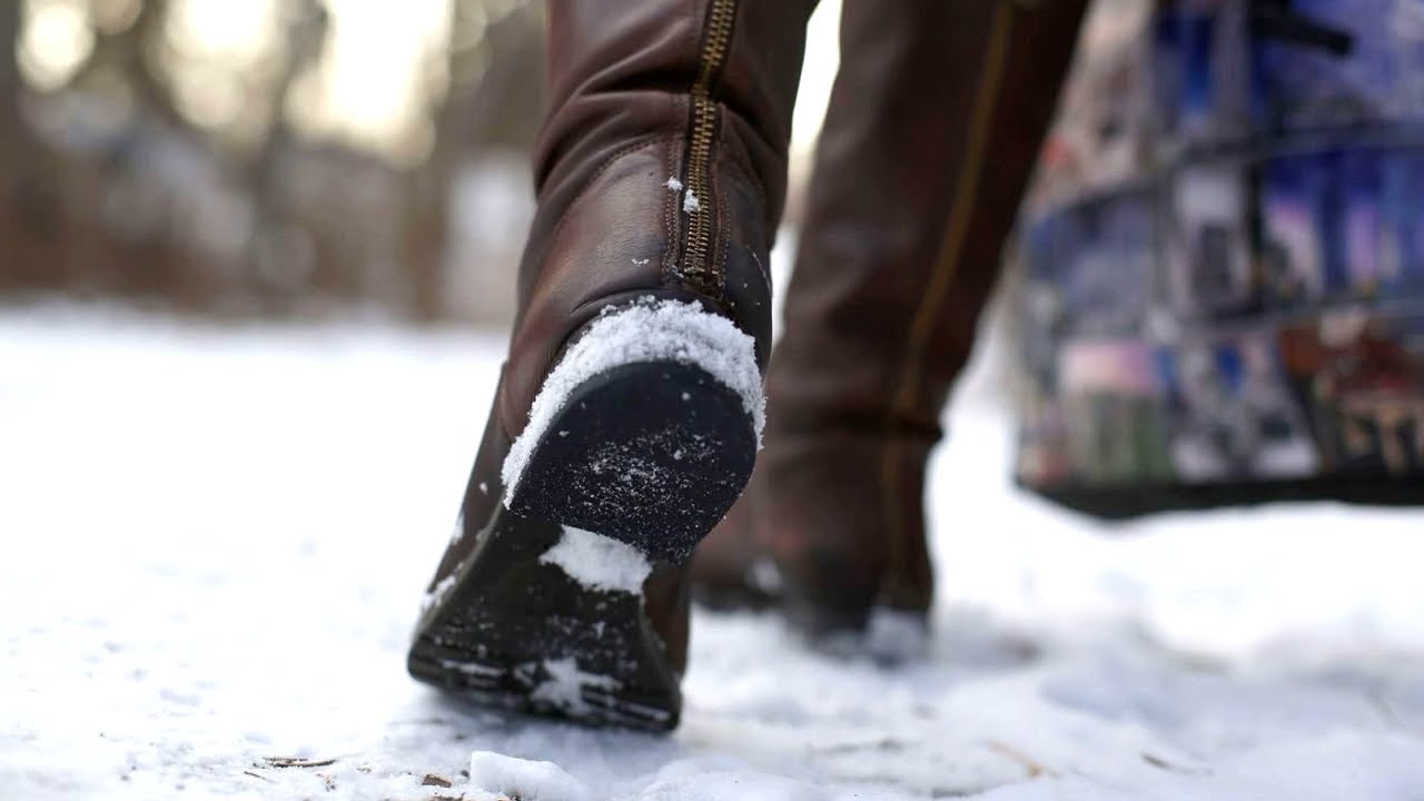 Господині розповіли, як легко зігріти ноги навіть у дуже сильний мороз
