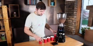 Експерти розповіли, як молоти кавові зерна, щоб вийшов ідеальний напій