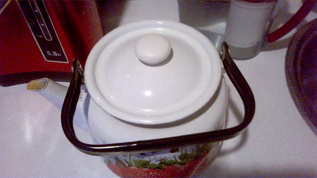 Господині розповіли, як легко й швидко видалити накип із чайника