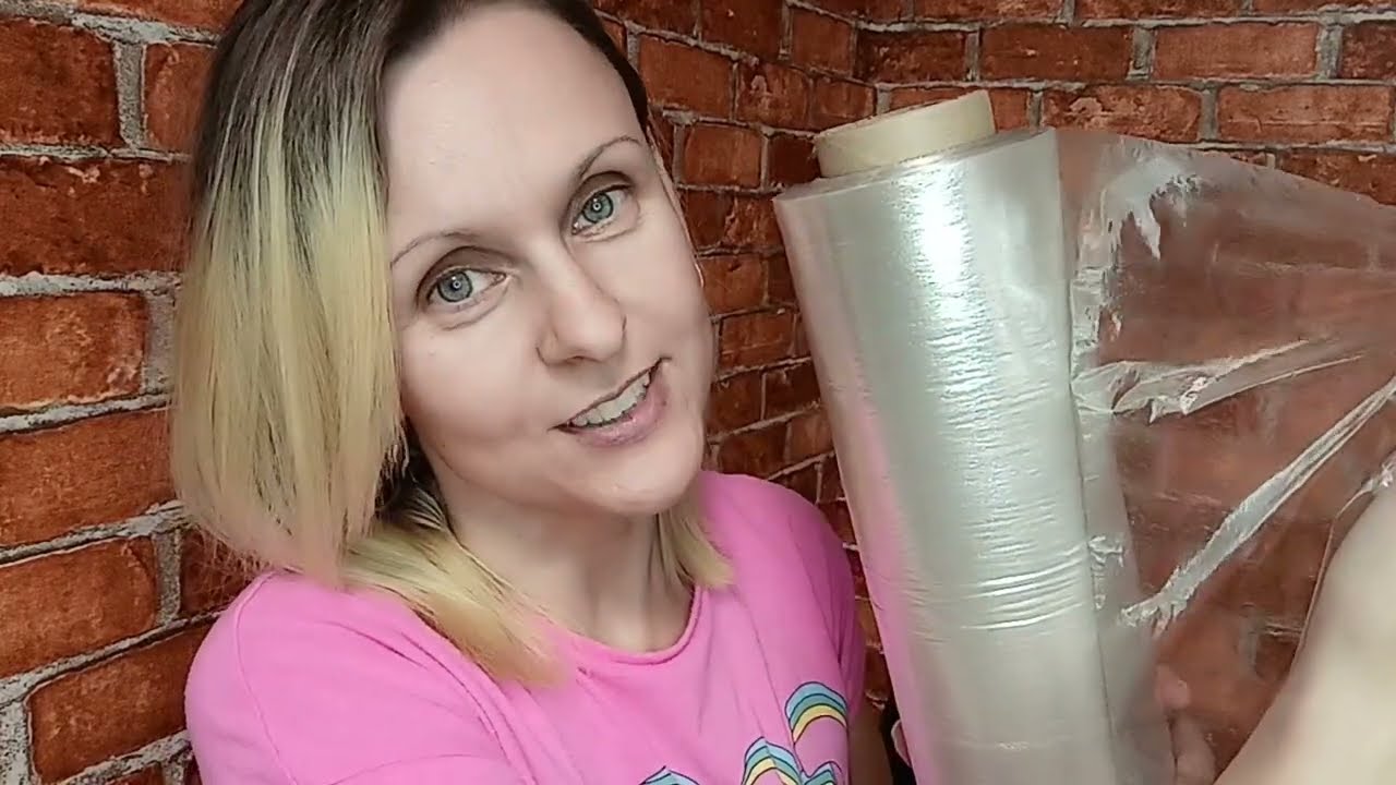 Господині розповіли, як харчова плівка допоможе боротися з липким жиром на кухні