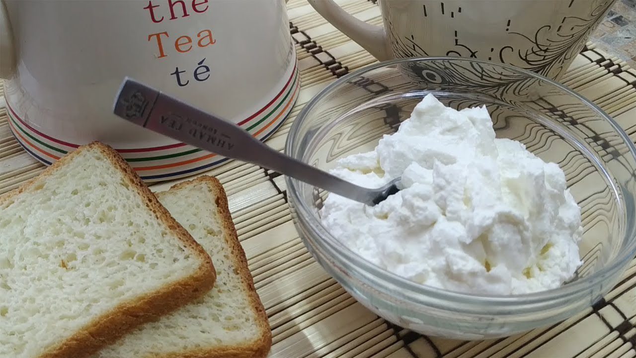 Кулінари розповіли, як легко приготувати домашній вершковий сир із зеленню
