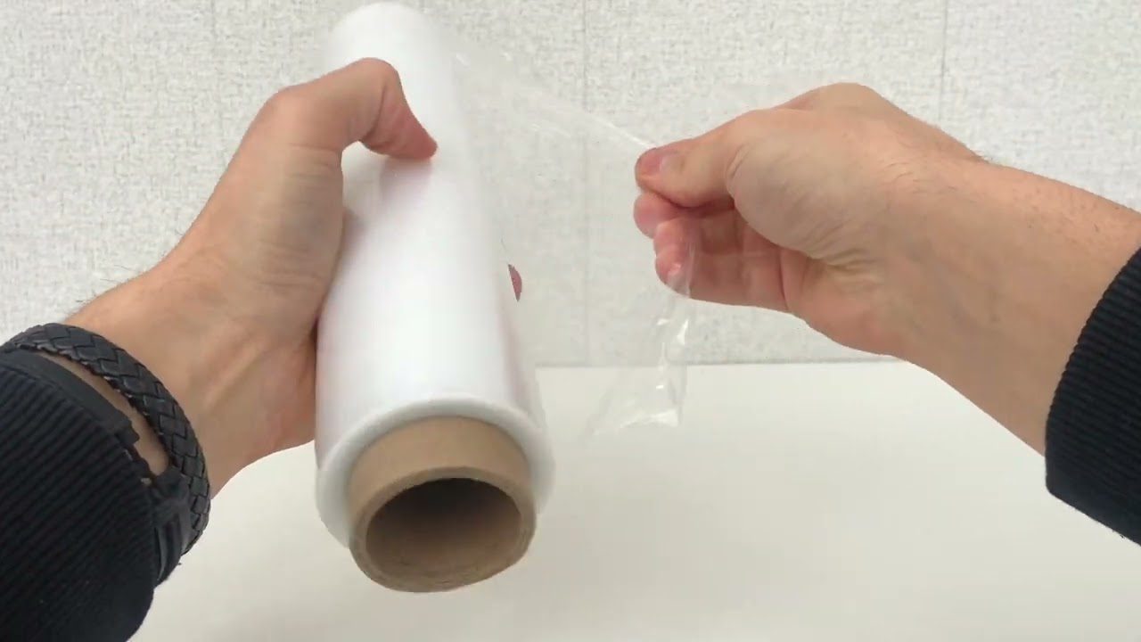 Господині розповіли, навіщо зберігати харчову плівку в морозильній камері