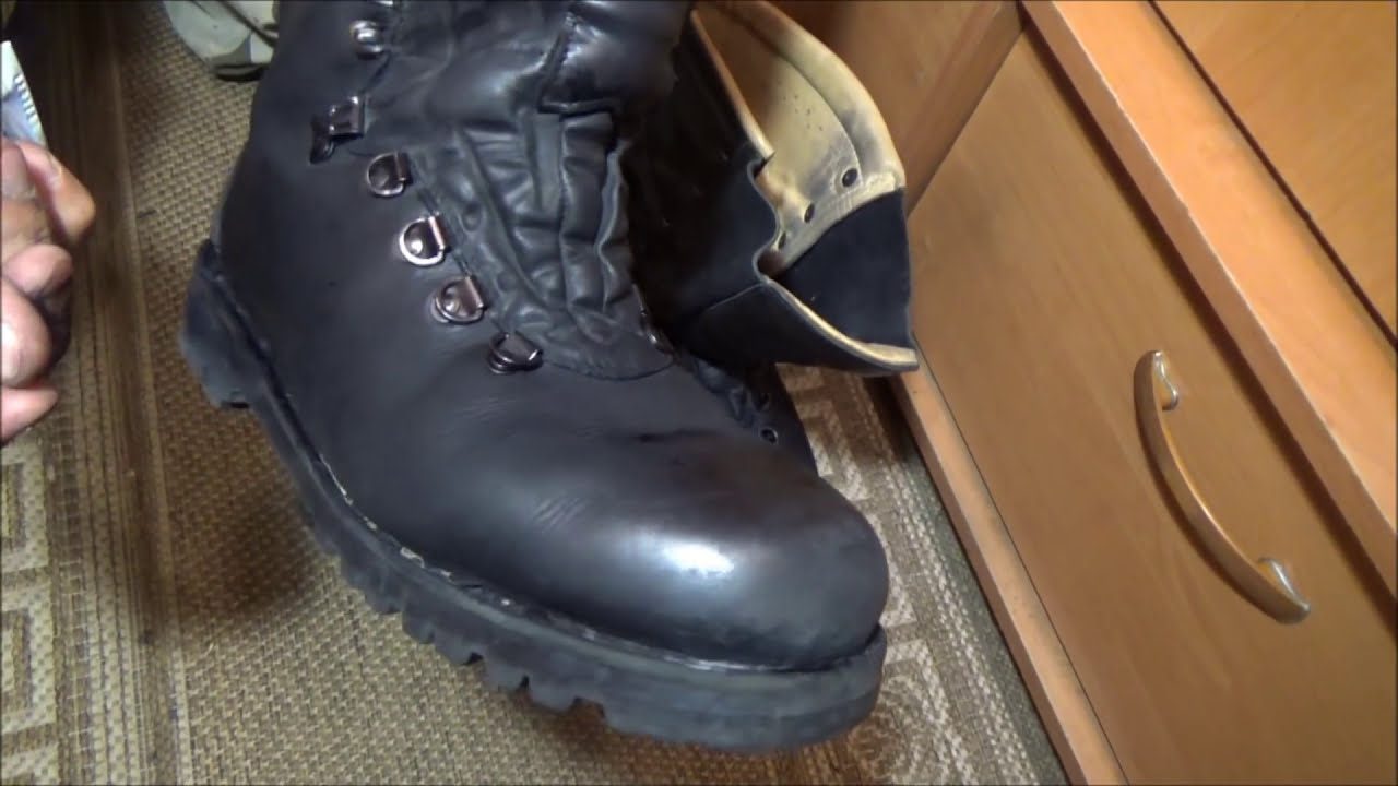 Господині розповіли, як надійно захистити взуття від промокання