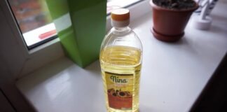 Господині розповіли, для чого потрібні прорізи в шийці пляшки з рослинною олією