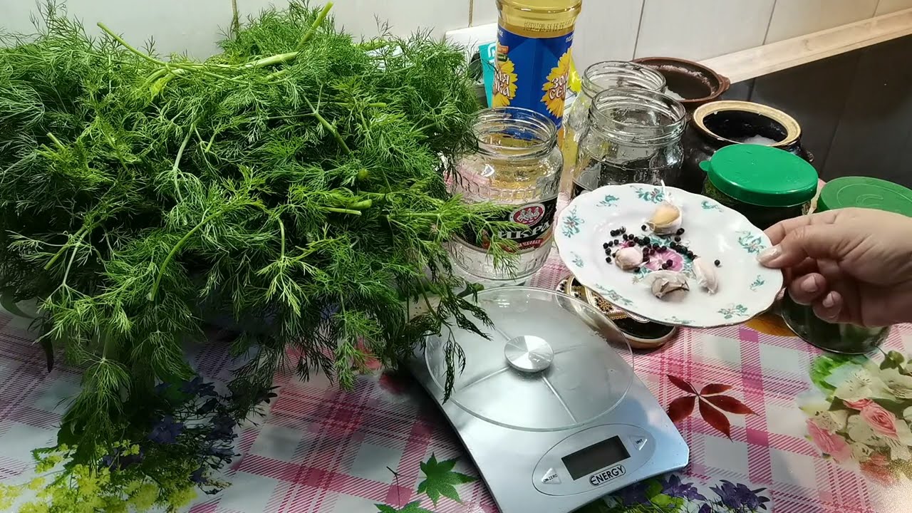 Кулінари розповіли, як зберегти зелень на зиму максимально корисною та красивою