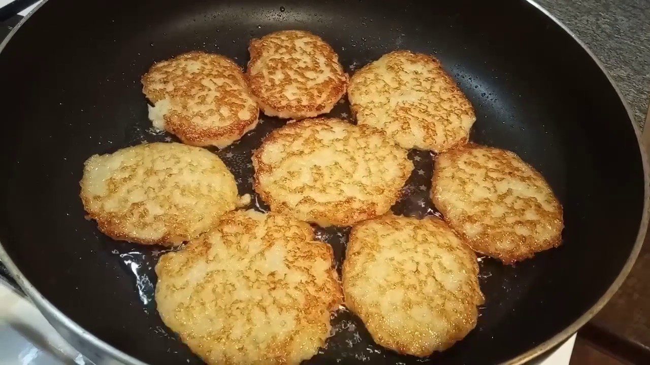 Кулінари розповіли, як приготувати деруни без тертки всього за 15 хвилин