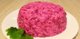 Кулінари поділилися рецептом простого салату з буряка та крабових паличок