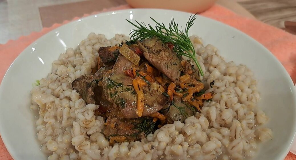 Печінка більше не гірчить і тане в роті: 1 крок перед смаженням вирішує все і змінює смак на краще 