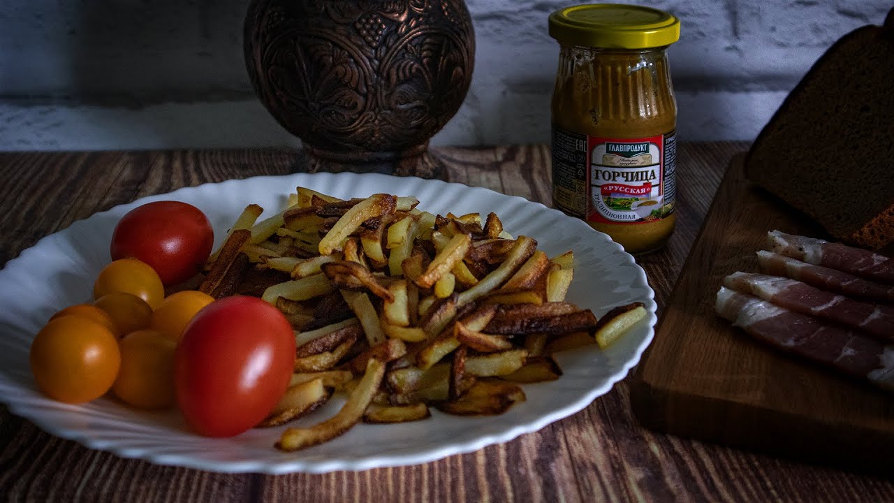 Господині розповіли, яка хитрість допоможе смажити картоплю без бризок олії та клопоту