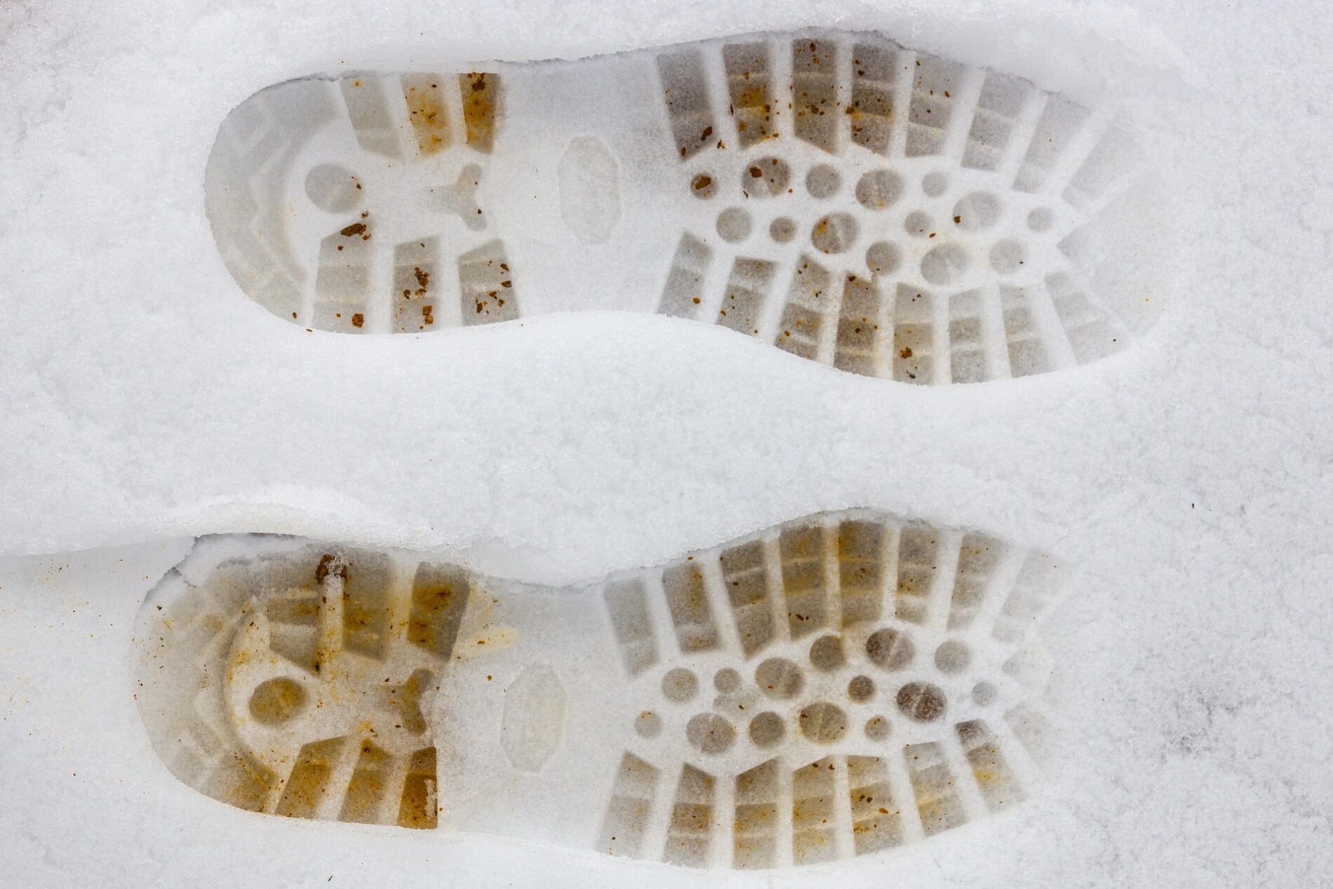 Як захистити взуття від зимової ожеледиці