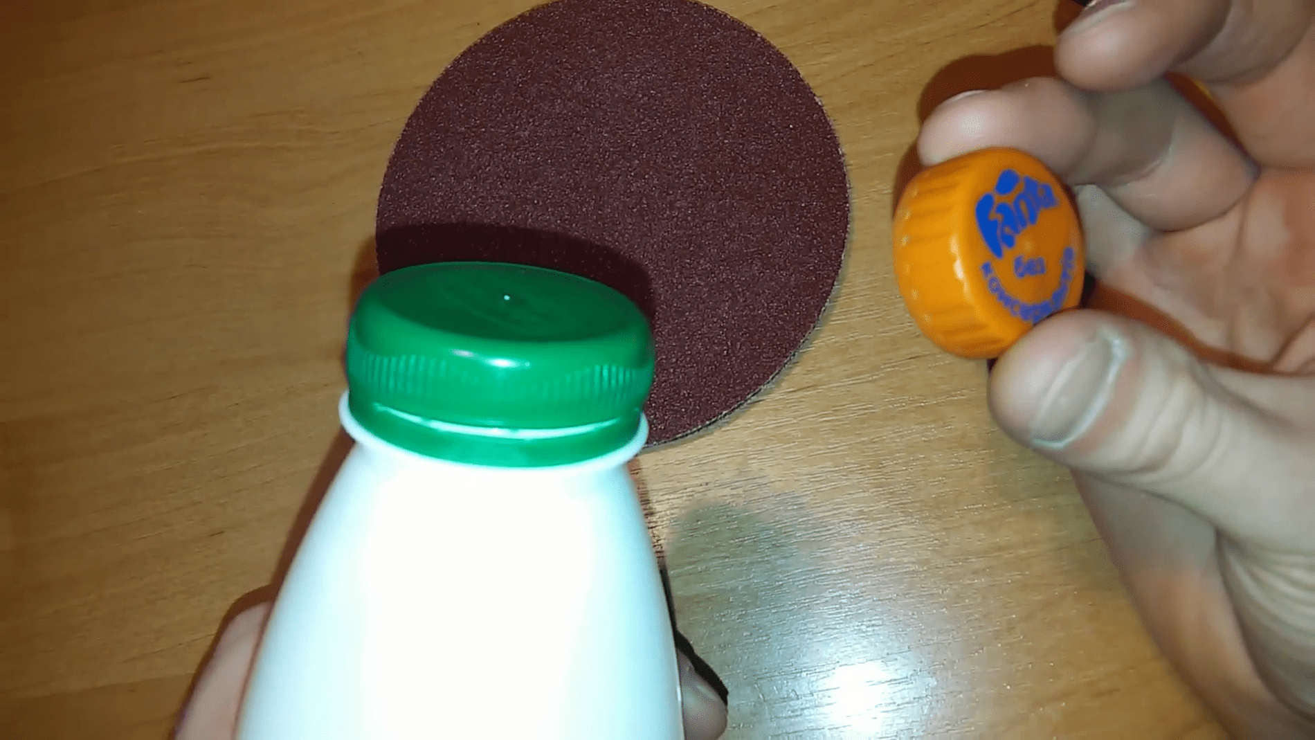 Господині розповіли, як використати пластикові кришечки від пляшок з користю