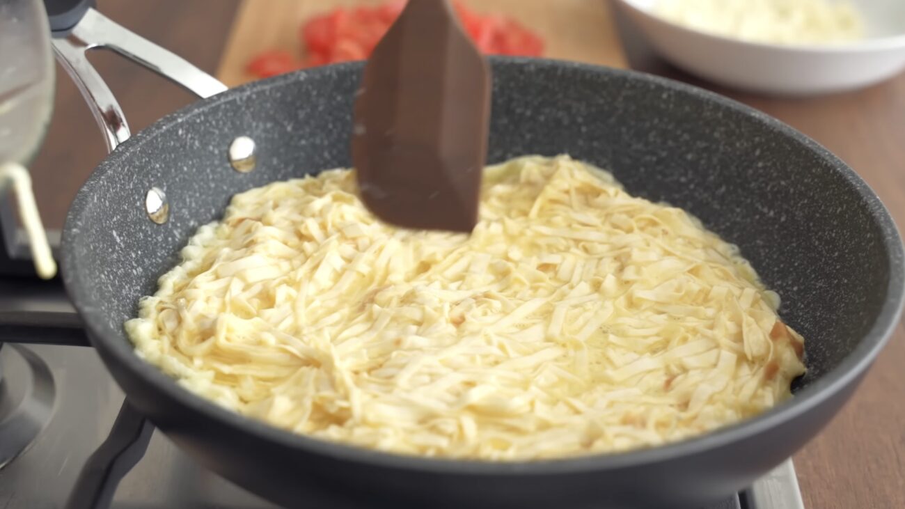 Господині розповіли, як приготувати смачний сніданок з лаваша 