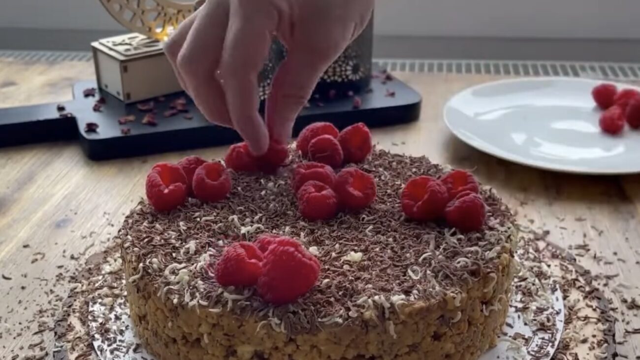 Господині розповіли, який новий інгредієнт додати у торт Мурашник Господині розповіли, який новий інгредієнт додати у торт Мурашник
