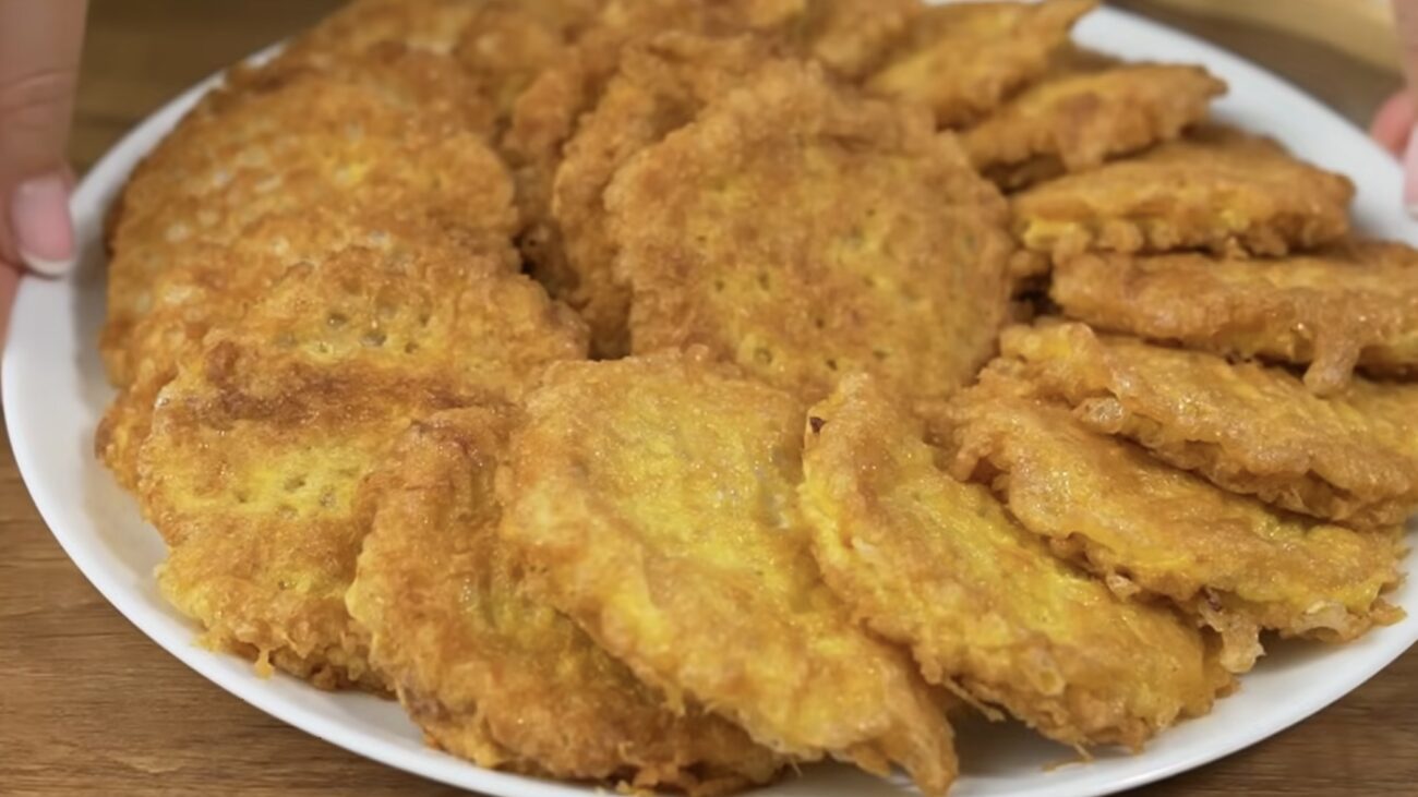 Господині розповіли рецепт лінивих відбивних у вафельних коржах 