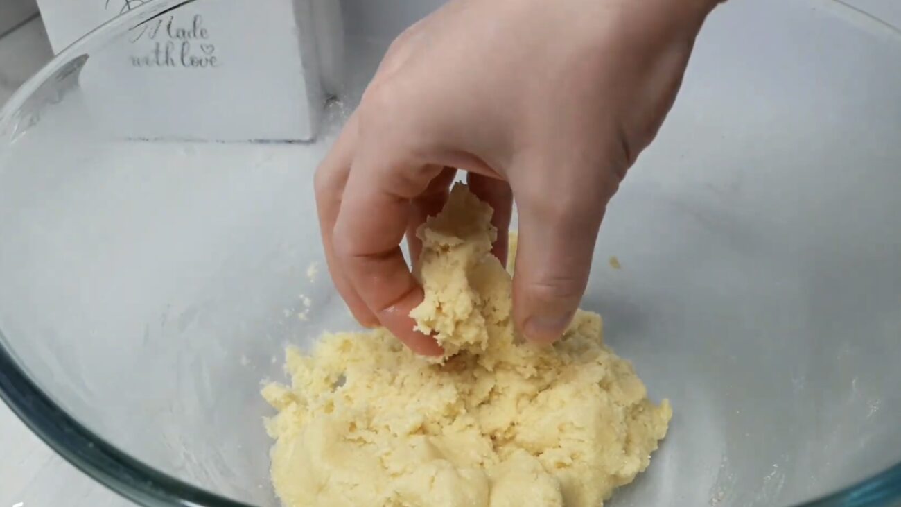 Господині розповіли, як приготувати смачне печиво з манки 