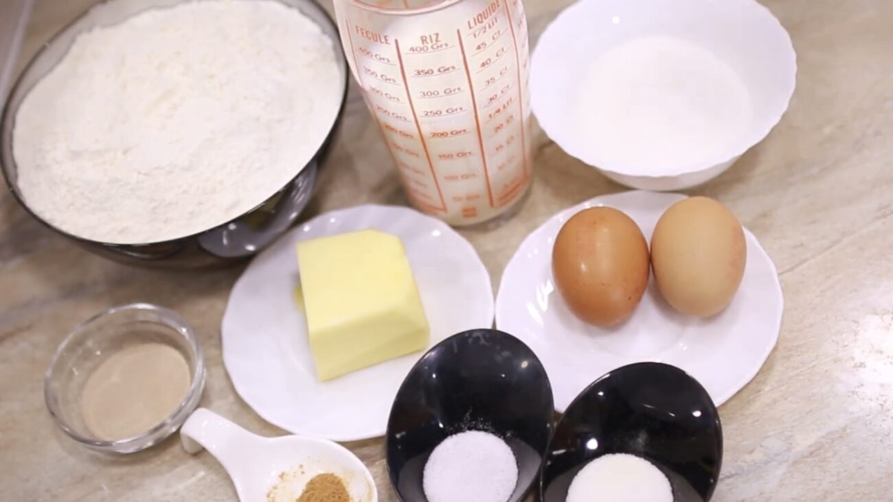 Господині розповіли, як приготувати смачні пиріжки з яблуками 