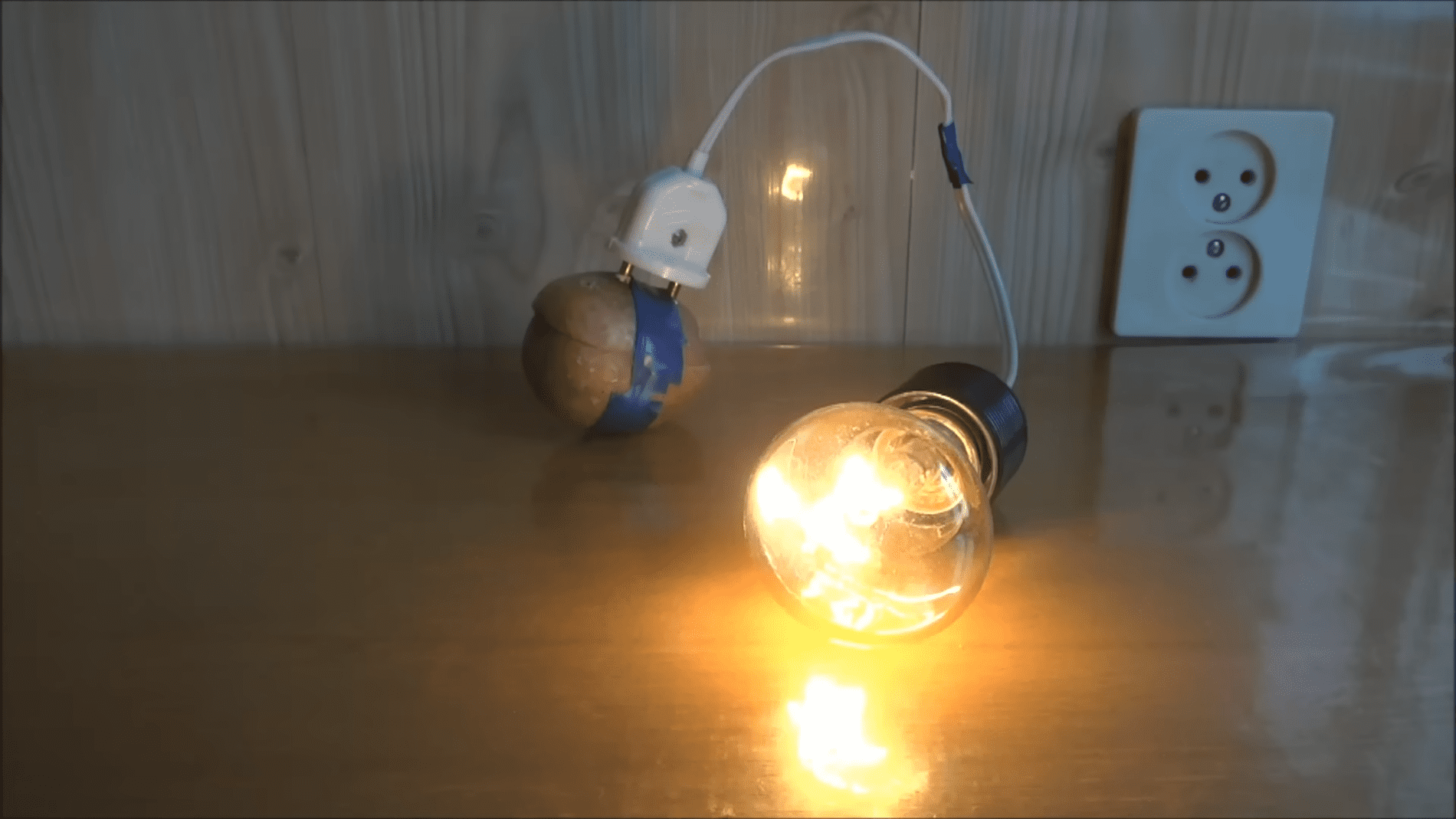 Експерти розповіли, чи можна отримати електрику з картоплі