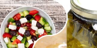 Господині розповіли, як приготувати ароматну олію для салатів