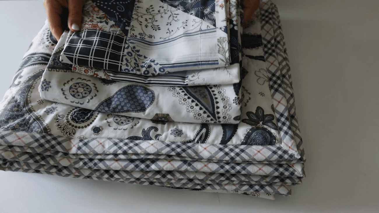 Господині розповіли, як швидко одягнути підковдру 