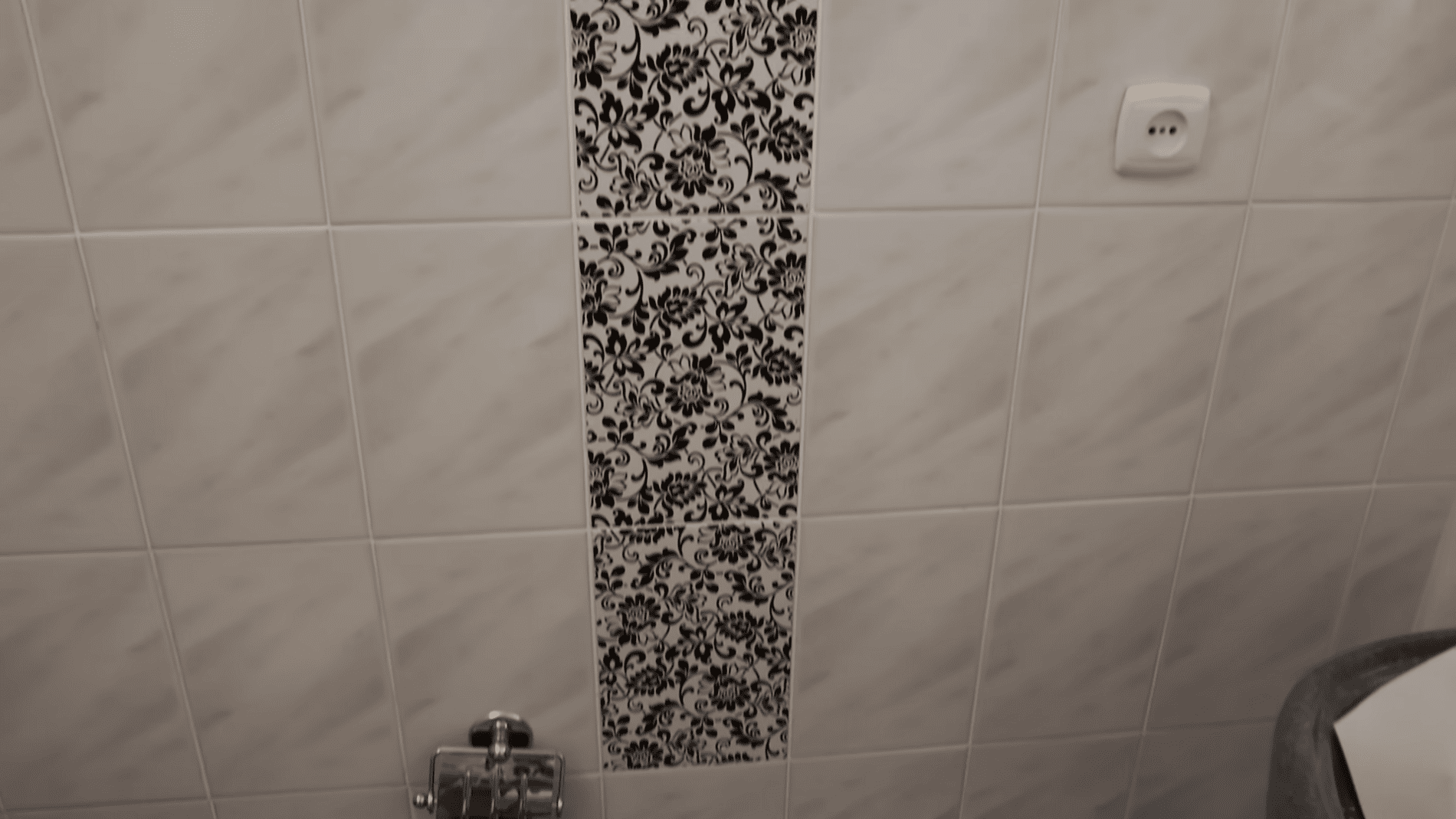 Експерти розповіли, як легко та без зайвих витрат оновити стару кахельну плитку