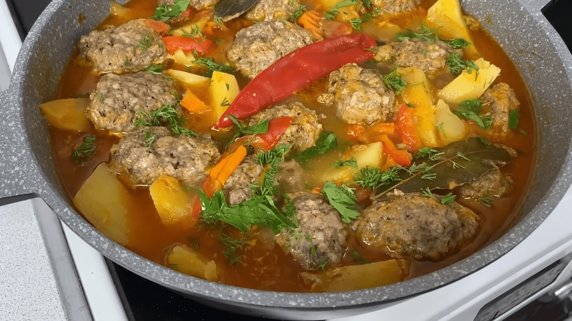 Кухарі розповіли, як приготувати смачну та швидку вечерю з фаршу