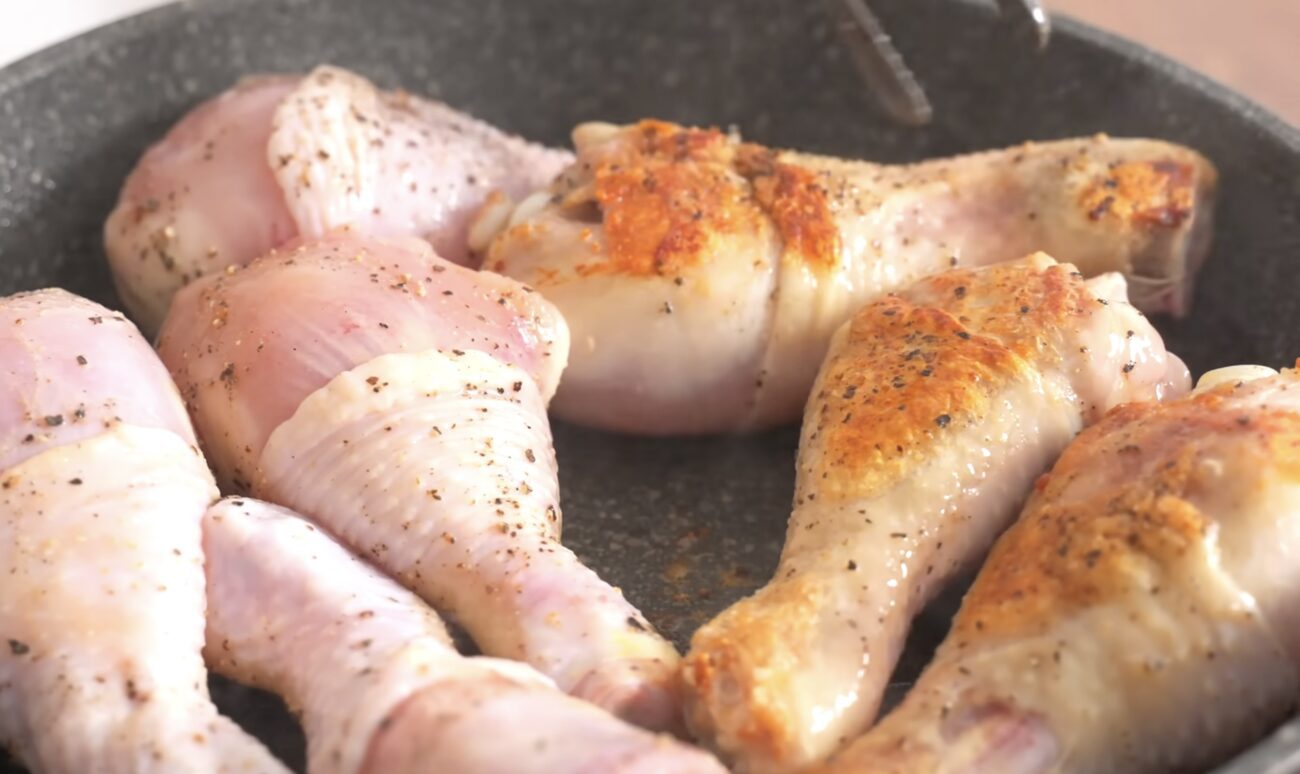 Господині поділилися рецептом курячих ніжок у вершковому соусі