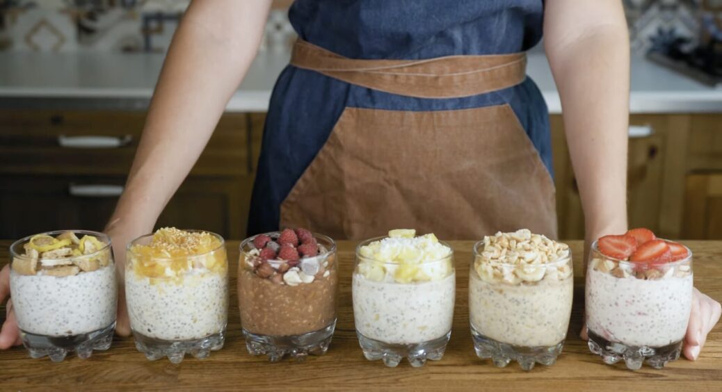 Що корисного додати у вівсянку: 8 ситних і смачних варіантів на кожен день, щоб не “приїлося” 