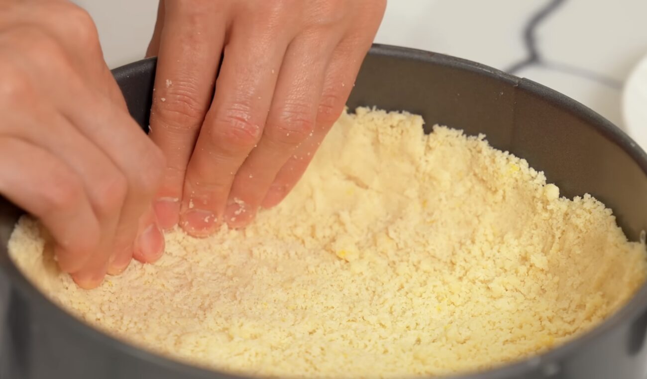 Господині поділилися спрощеним рецептом королівської ватрушки 