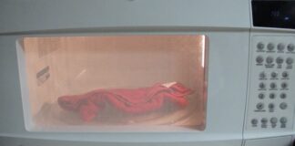 Господині поділилися новим швидким способом прання кухонних рушників