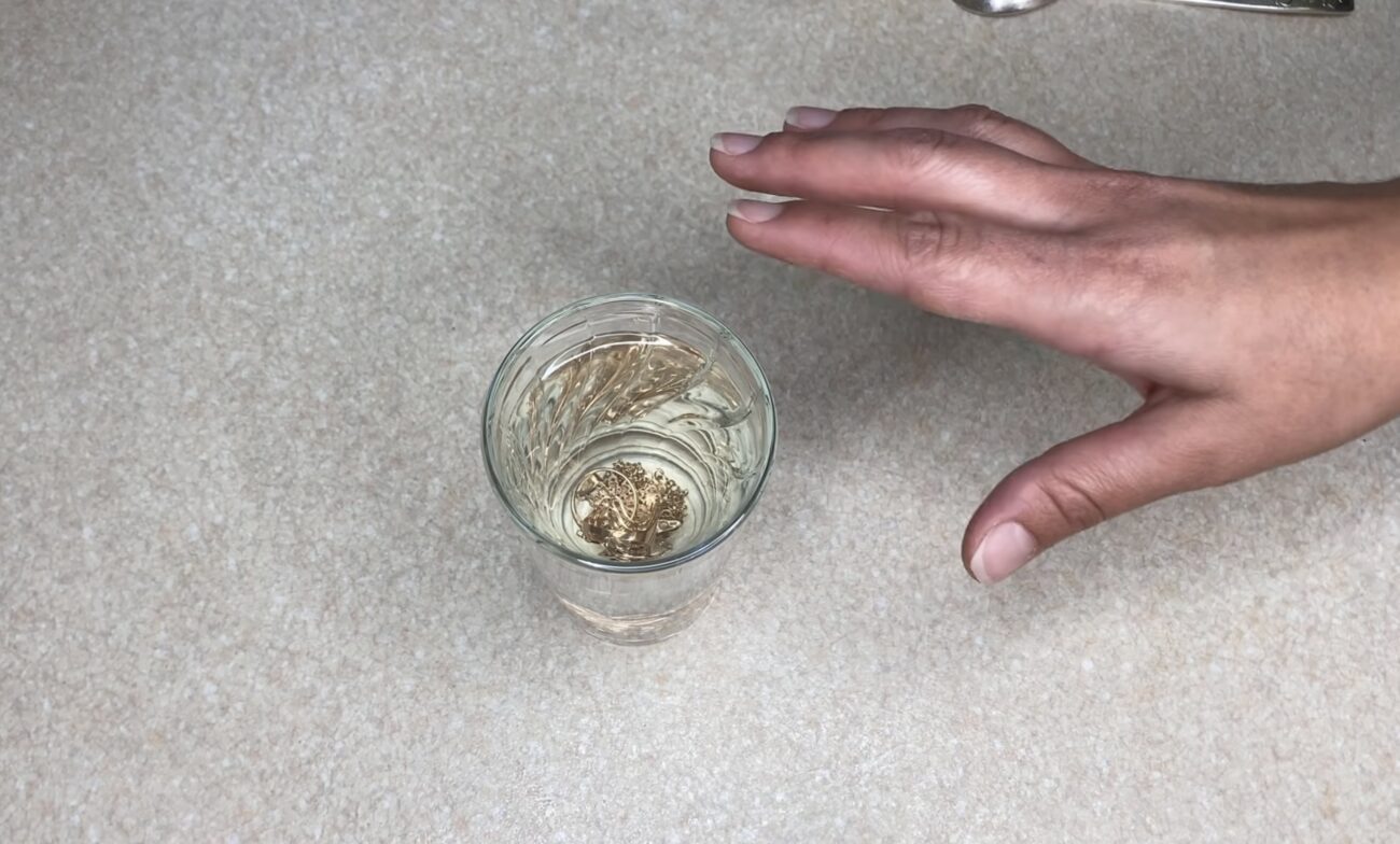 Господині розповіли, як почистити золоті прикраси в домашніх умовах