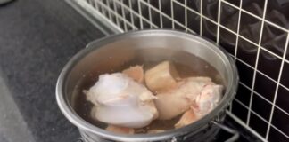 Кухарі розповіли, як швидко прибрати накип і зайвий жир із бульйону	