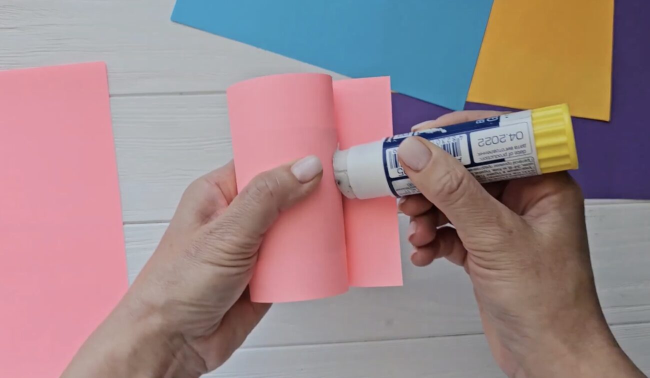 Господині показали, як зробити органайзер з паперових втулок Господині показали, як зробити органайзер з паперових втулок