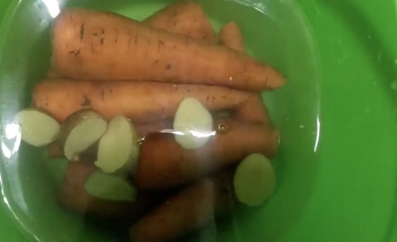 Господині розповіли, як відновити хрумку текстуру вʼялої моркви Господині розповіли, як відновити хрумку текстуру вʼялої моркви