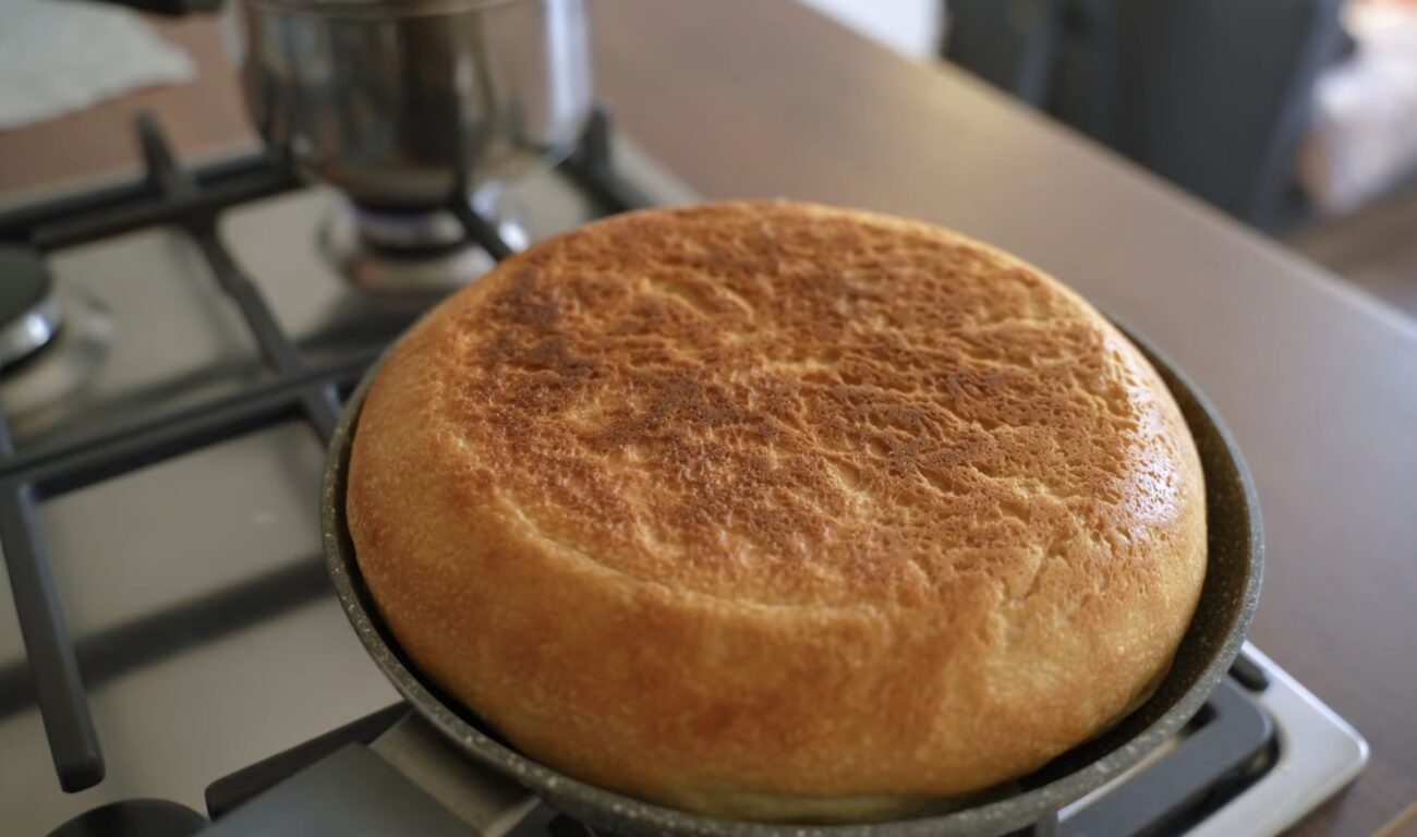 Господині поділилися рецептом хліба на сковорідці