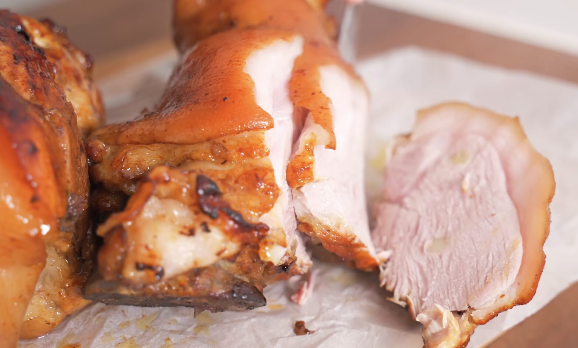 Господині поділилися рецептом ніжної рульки в пиві