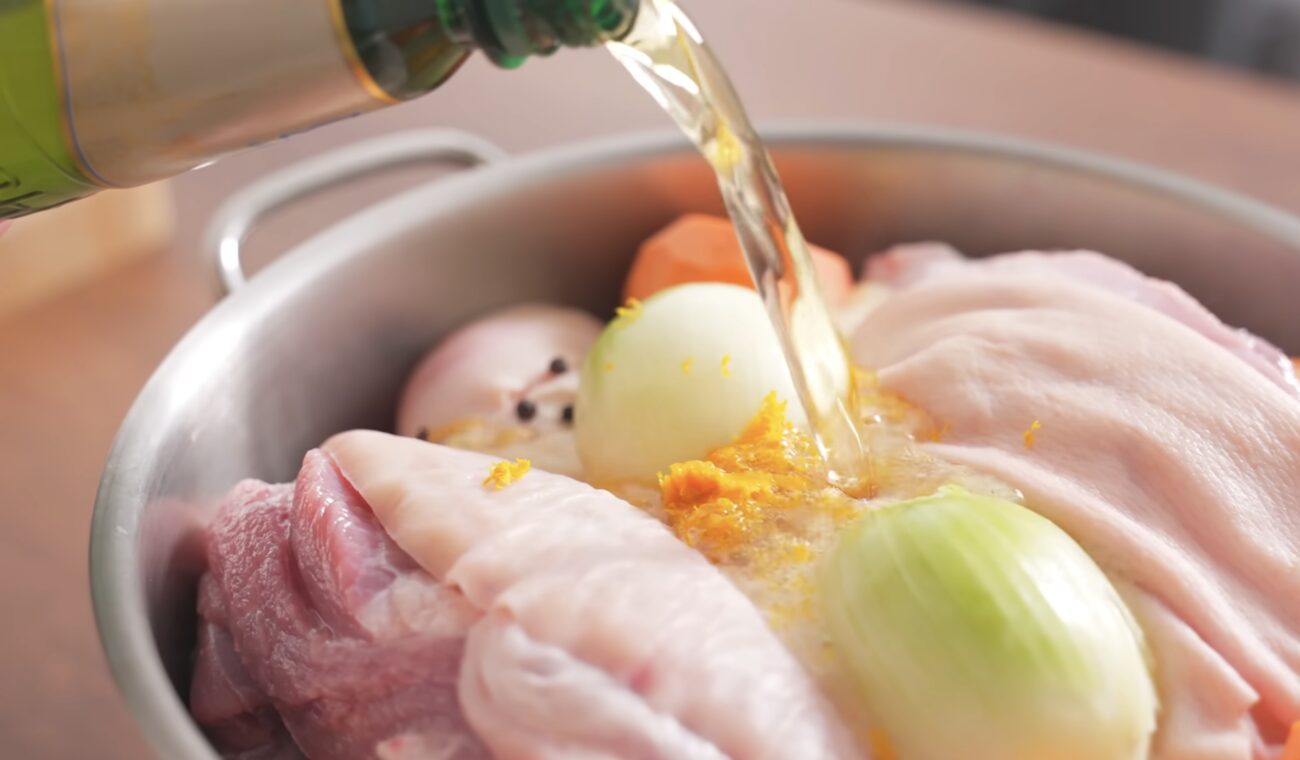 Господині поділилися рецептом ніжної рульки в пиві