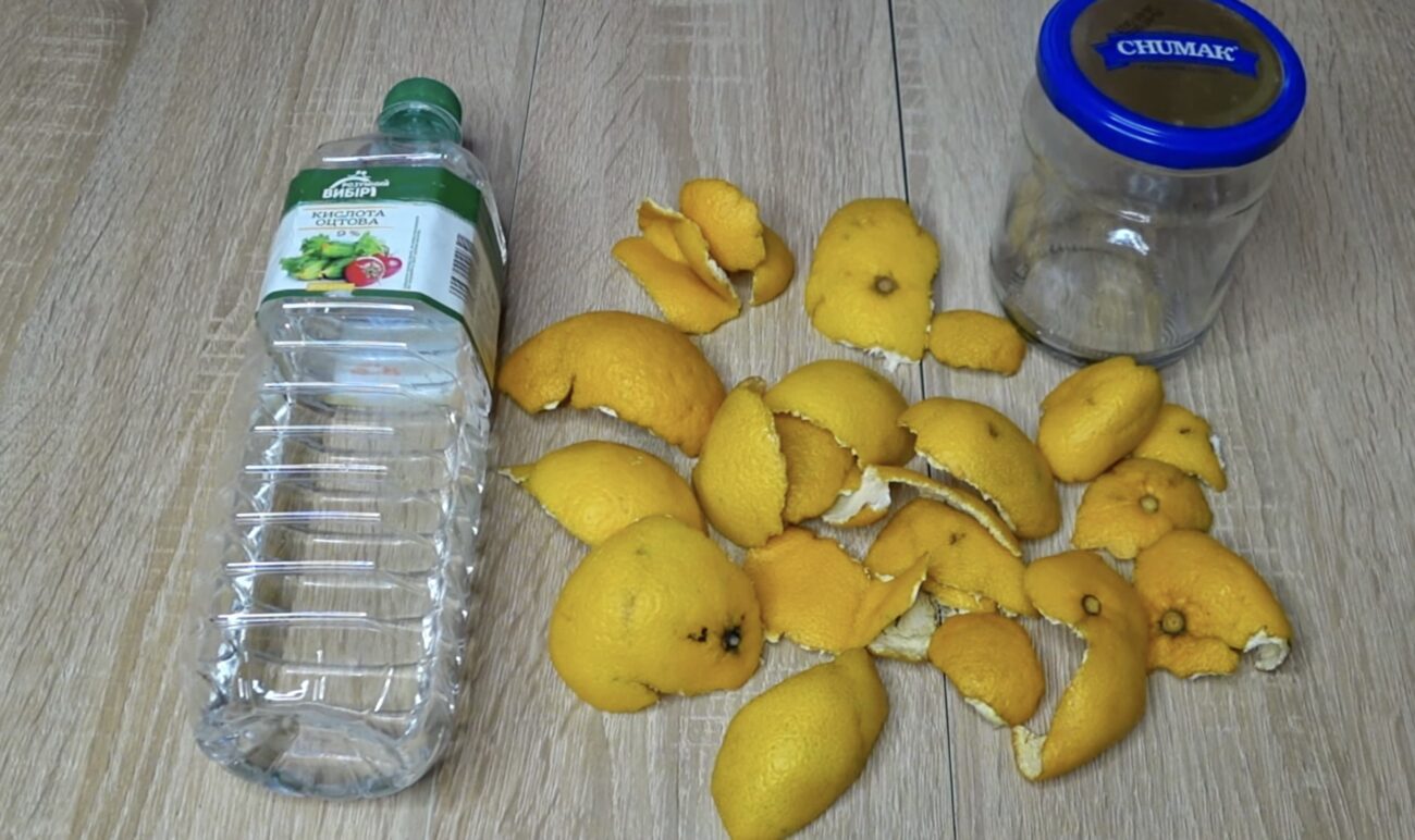 Господині розповіли, як зробити засіб для прибирання з двох інгредієнтів