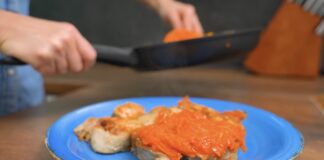 Господині поділилися рецептом хека під соусом