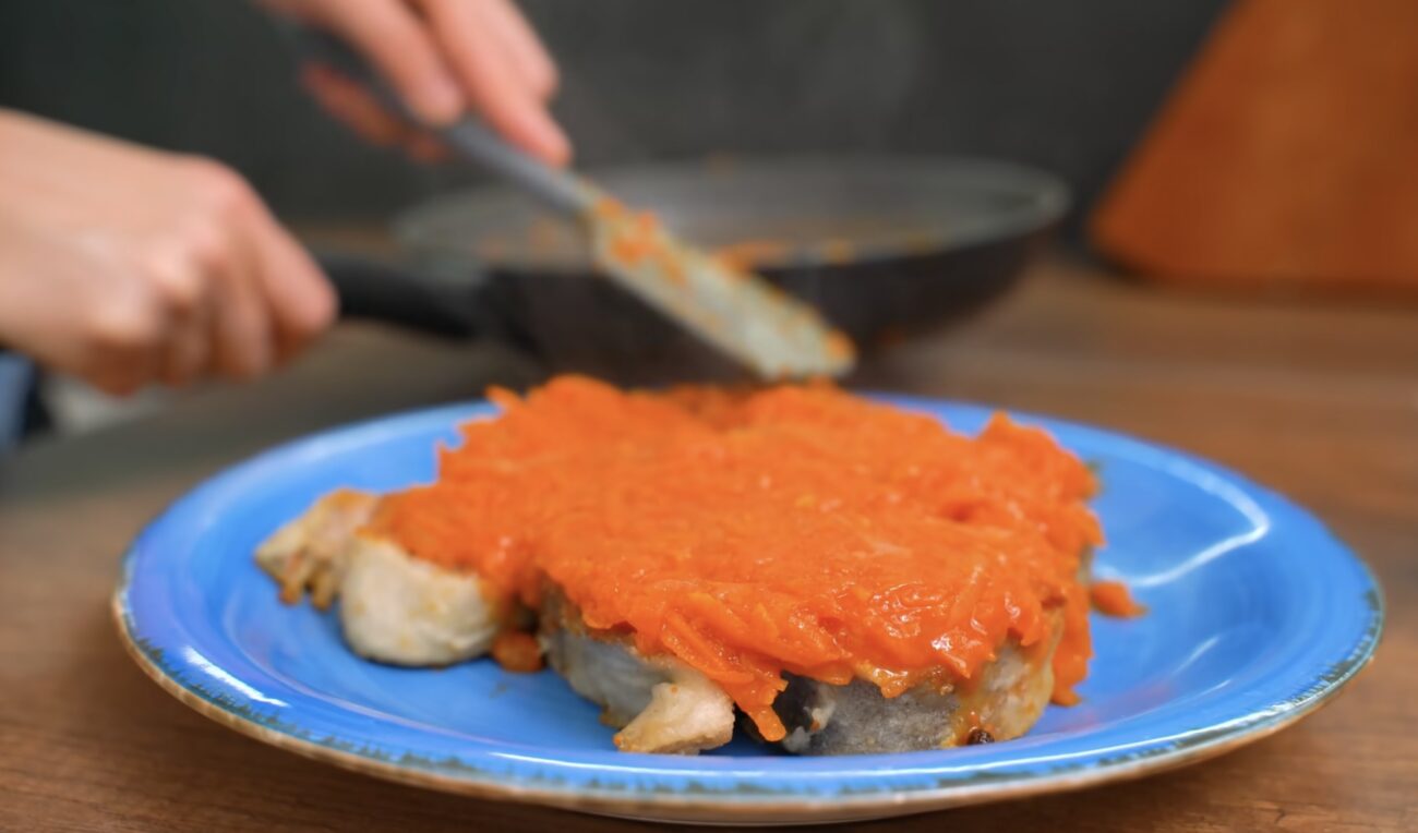 Господині поділилися рецептом хека під соусом 