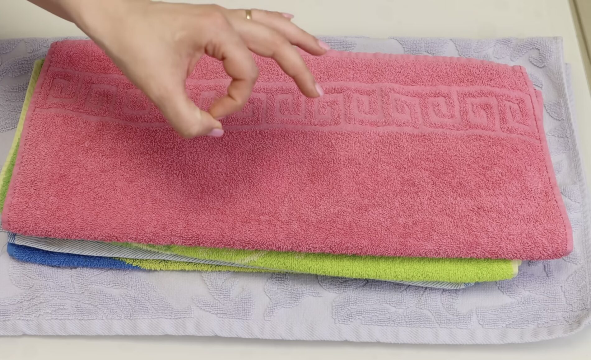 Господині розповіли, що додати у барабан, щоб рушники після прання були мʼякими