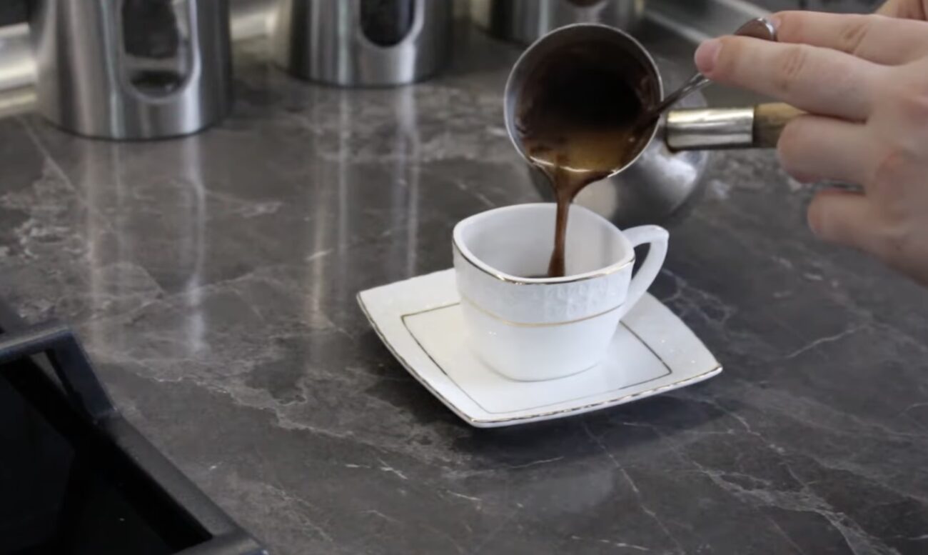 Господині розповіли, як правильно варити смачну каву в турці 