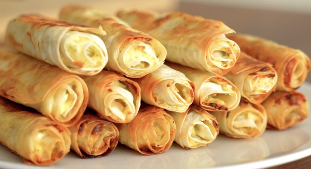 Смакота за 10 хвилин: “ліниві” трубочки з сиром із лаваша – гості думають, що я готувала їх цілий день 