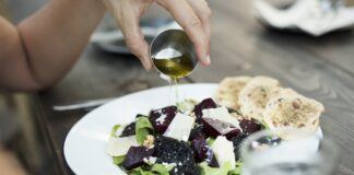 Кулінари розповіли, яка олія набагато корисніша за оливкову